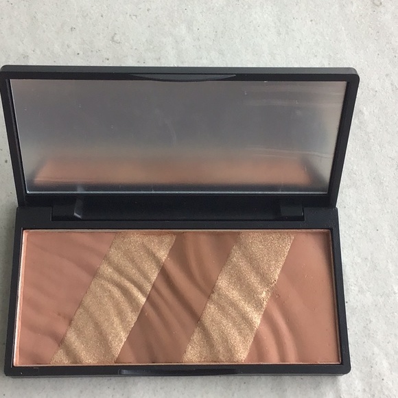 Beauty Basics Bronze Essentials - Picture 5 of 5